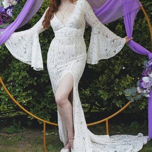 Lulus Lace Wedding Dress (Small)